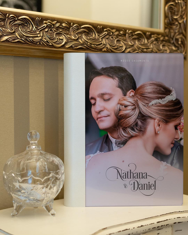 Fotolibro de boda con portada fotográfica y lomo de tela
